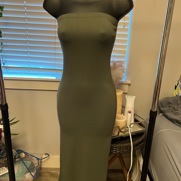 Olive Green tube dress NWT (boutique). - Picture 4 of 6